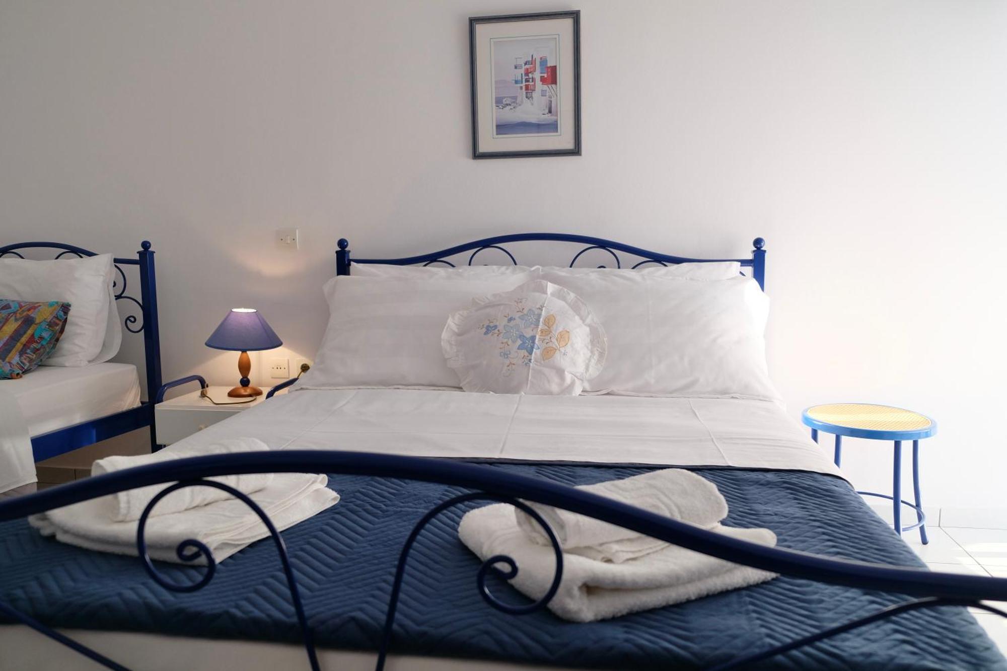Leventis Apartments Ровіес Екстер'єр фото