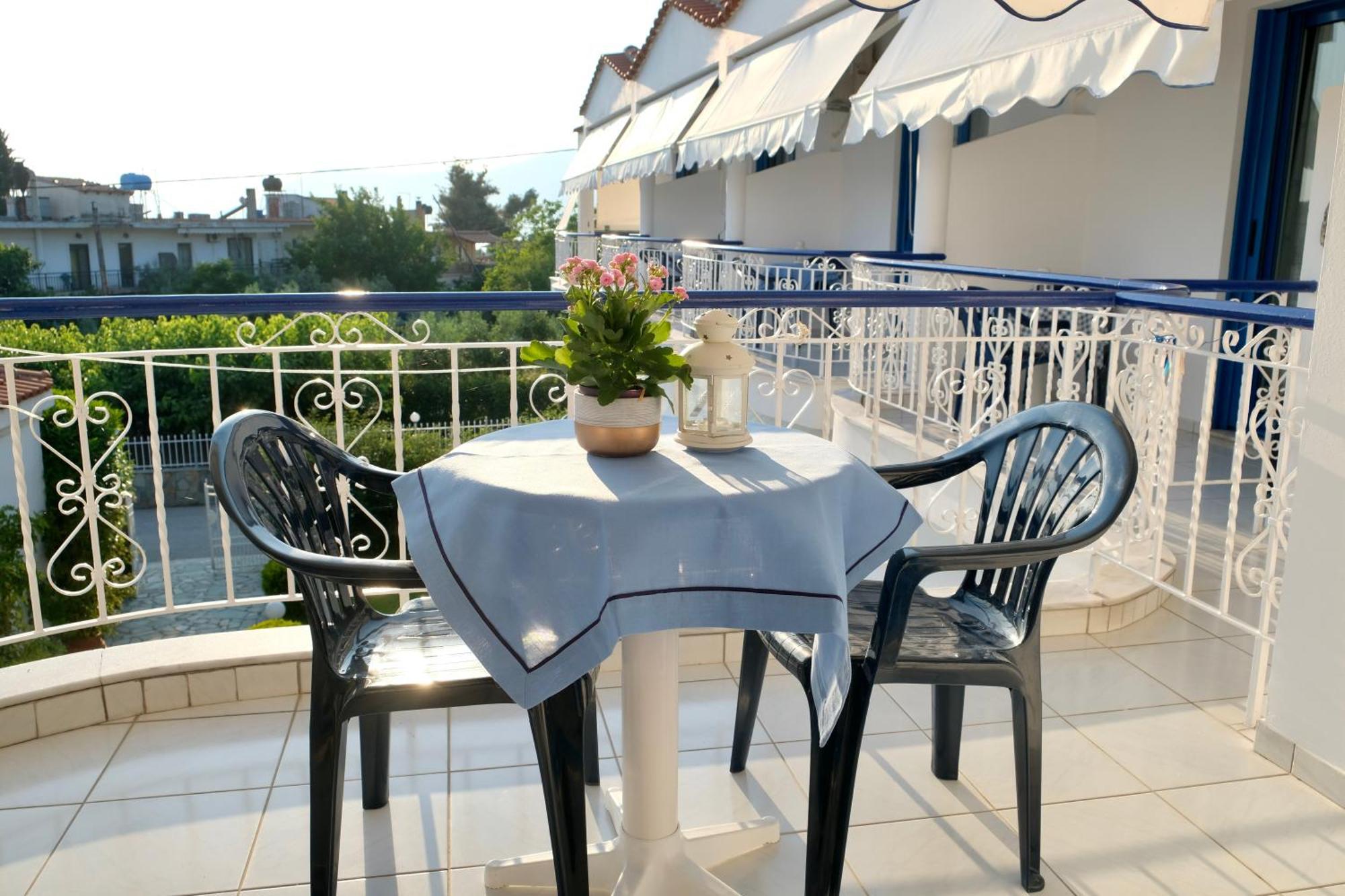 Leventis Apartments Ровіес Екстер'єр фото