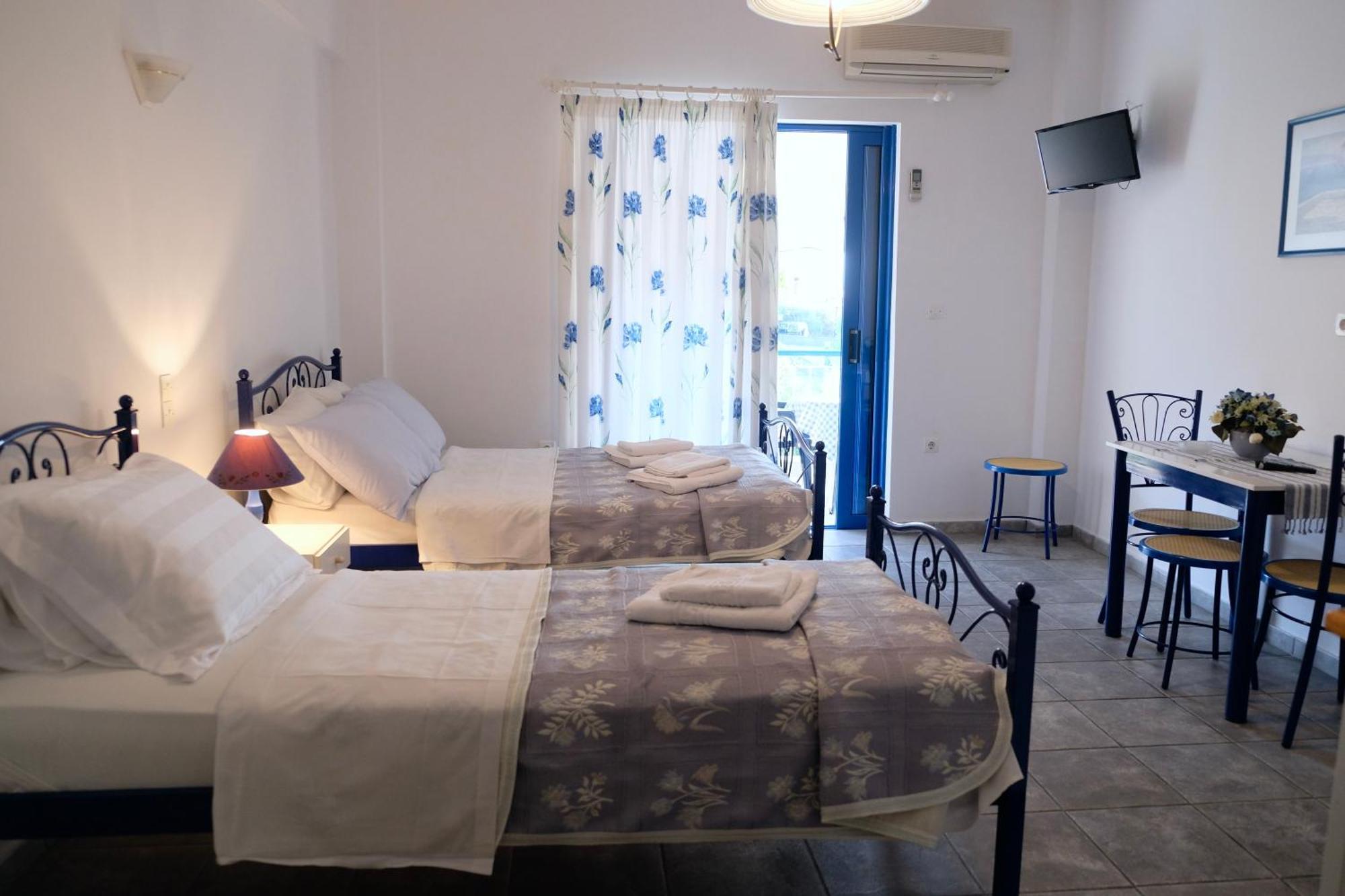 Leventis Apartments Ровіес Екстер'єр фото