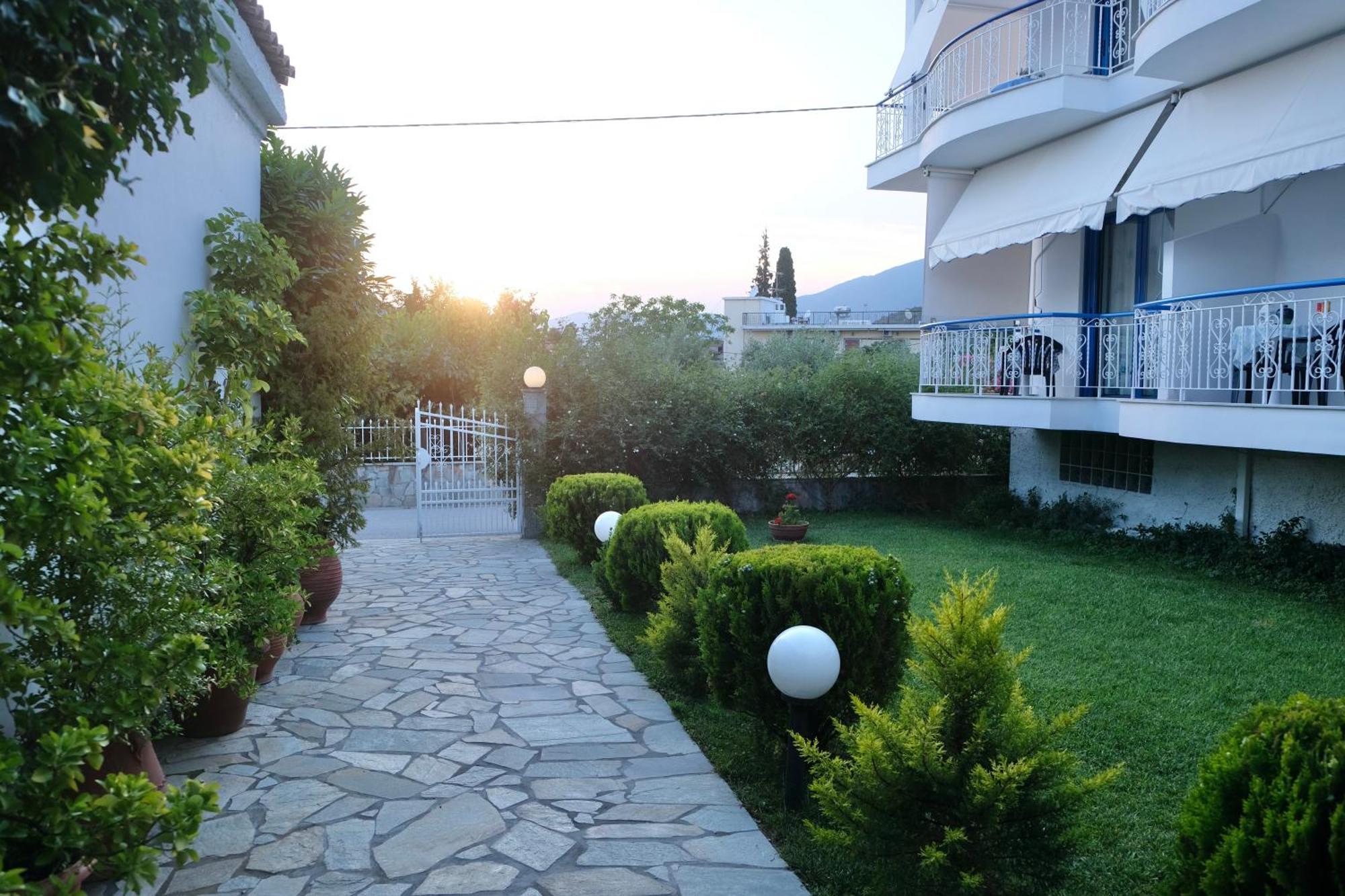 Leventis Apartments Ровіес Екстер'єр фото