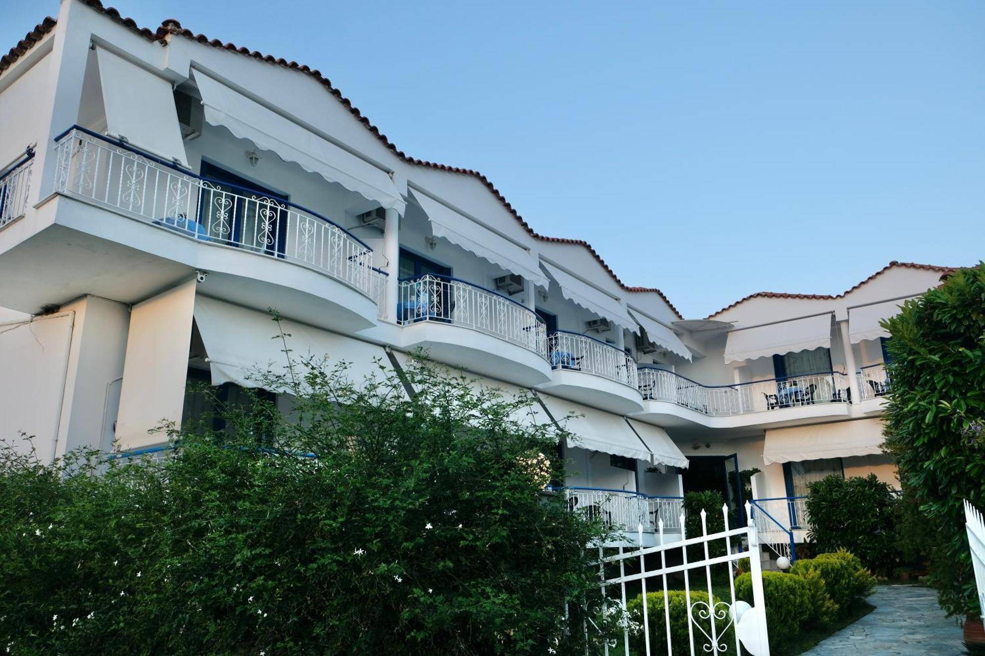 Leventis Apartments Ровіес Екстер'єр фото