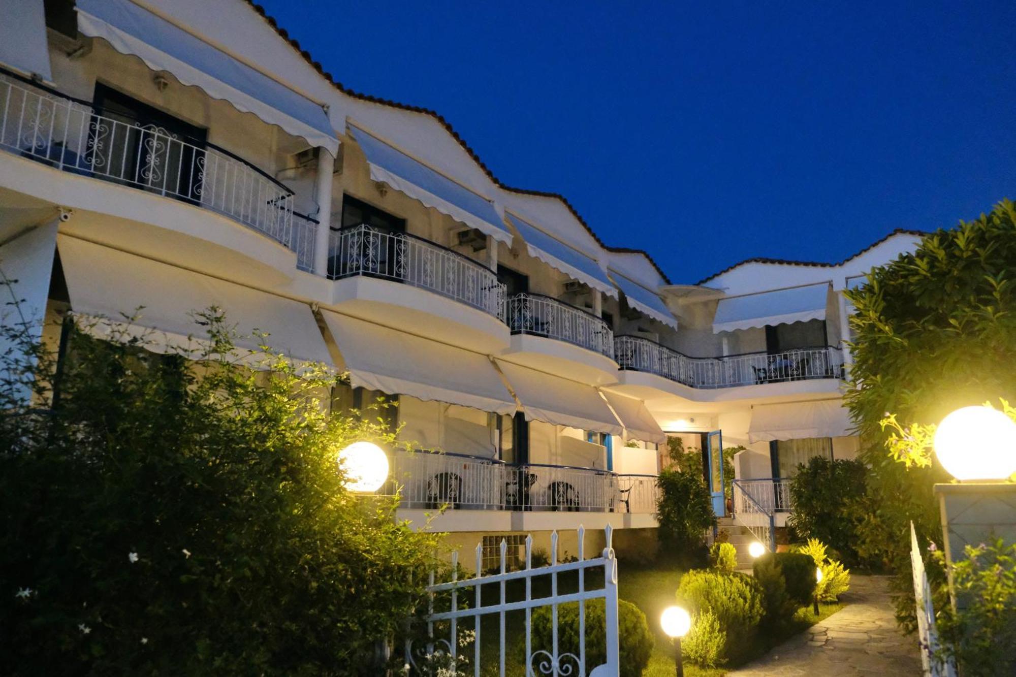 Leventis Apartments Ровіес Екстер'єр фото